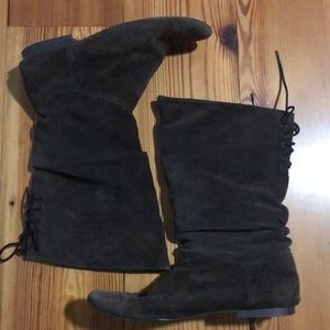 Brown suede boot * heel missing